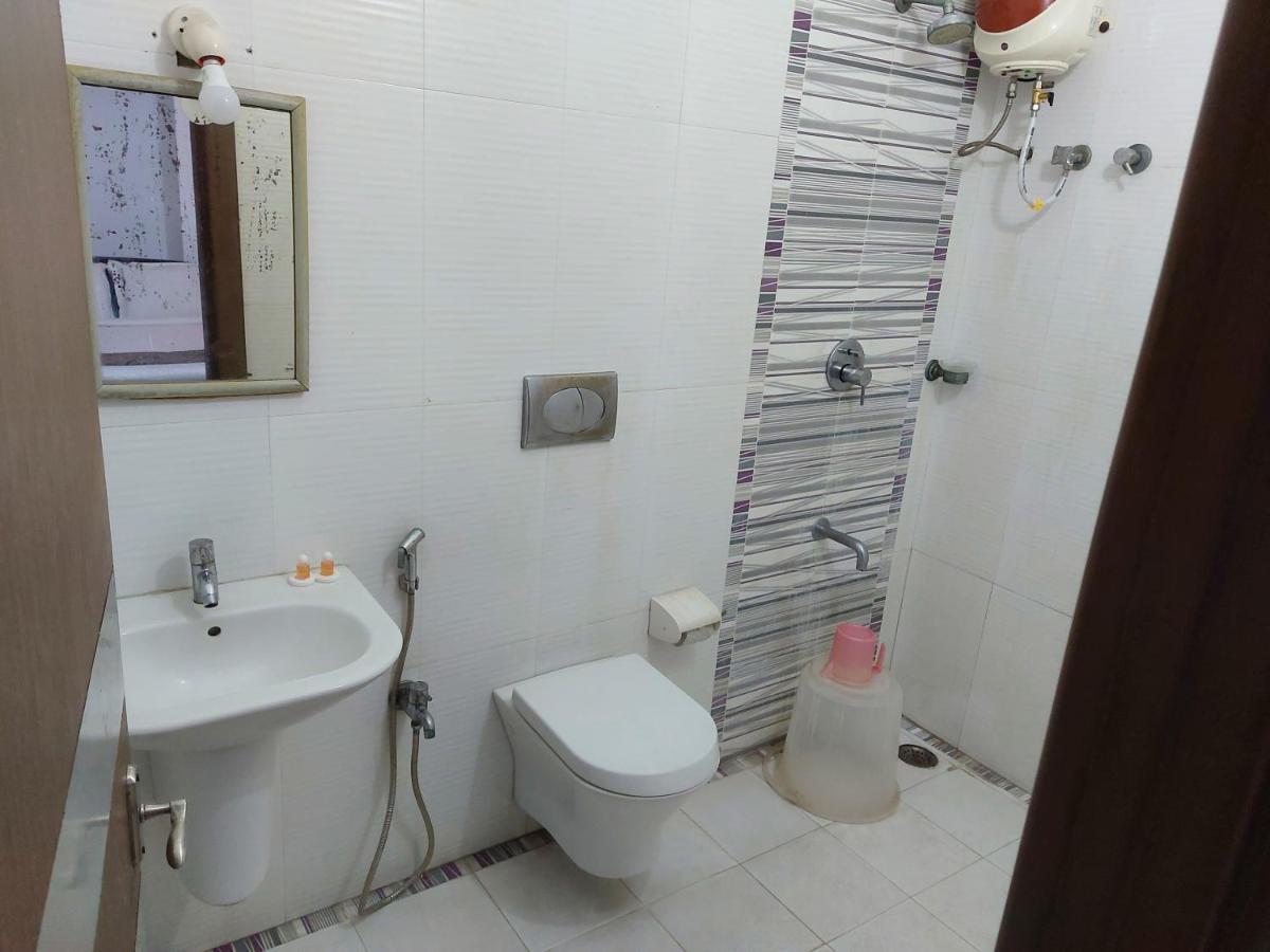 Avuraa Hospitality India Hotell Chennai Exteriör bild