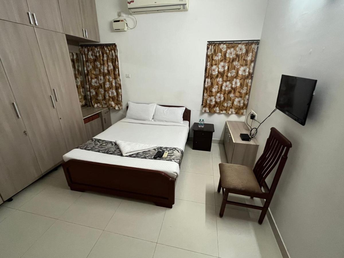 Avuraa Hospitality India Hotell Chennai Exteriör bild